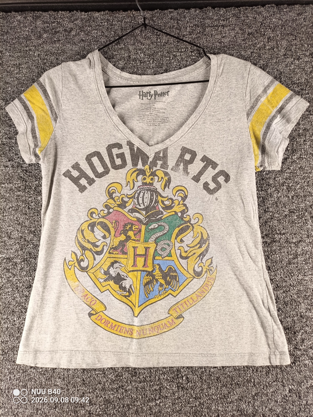 Hogwarts Crest V‑Neck Tee in Gray and Yellow